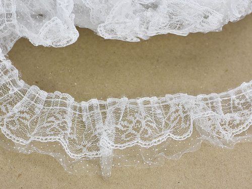 Lace ribbon with dots 6.5 cm x 30 meters