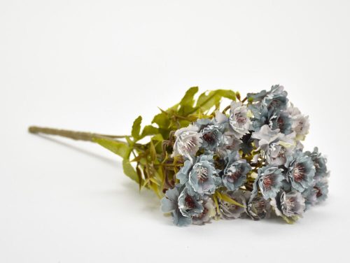 Ein Strauß kleiner Blumen, azurblau