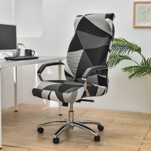 Wzorzysty pokowiec na krześle biurowym, pokowiec na krześle obrotowym, czarny trykąt