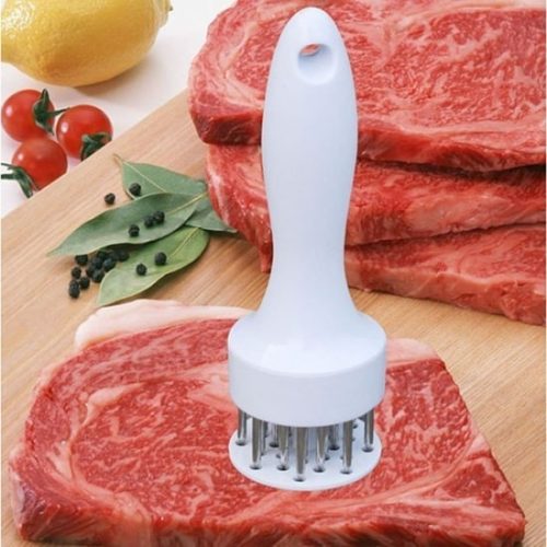 Meat tenderizer with stainless steel needles - White