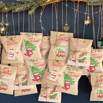 24db, Retro karácsonyi papír zacskó matricákkal Mikulás Hóember Róka   24db, Retro karácsonyi papír zacskó matricákkal Mikulás Hóember Róka